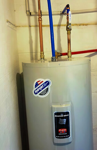 https://mirrabookahotwater.com.au/uploads/2025/06/electric-hot-water-system-32554.jpg