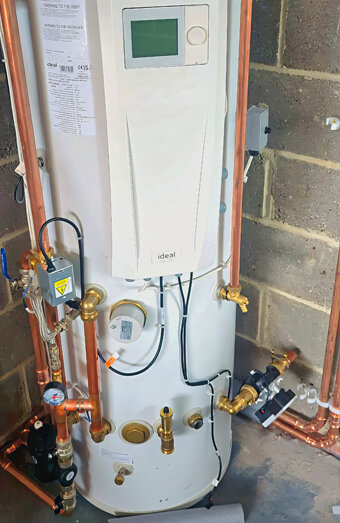 https://mirrabookahotwater.com.au/uploads/2025/06/gas-hot-water-system-13675.jpg