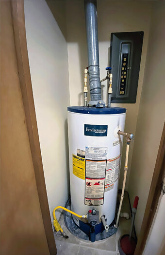 https://mirrabookahotwater.com.au/uploads/2025/06/gas-hot-water-system-40702.jpg