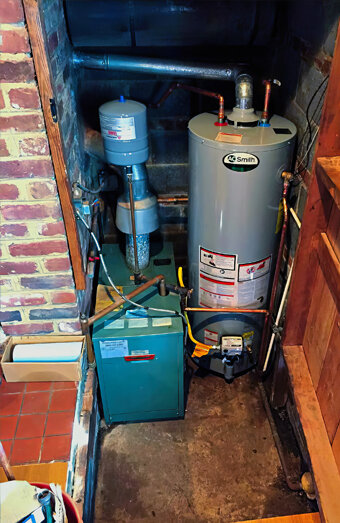 https://mirrabookahotwater.com.au/uploads/2025/06/gas-hot-water-system-50310.jpg
