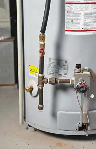 https://mirrabookahotwater.com.au/uploads/2025/06/gas-hot-water-system-65811.jpg