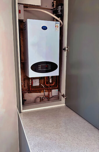 https://mirrabookahotwater.com.au/uploads/2025/06/instant-hot-water-systems-44293.jpg